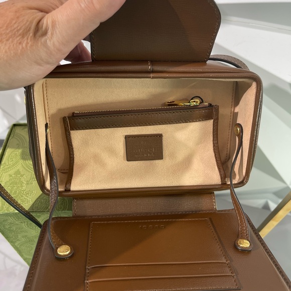 RARE AUTHENTIC GUCCI MINI TRUNK CROSSBODY- Full inclusion - Picture 3 of 16